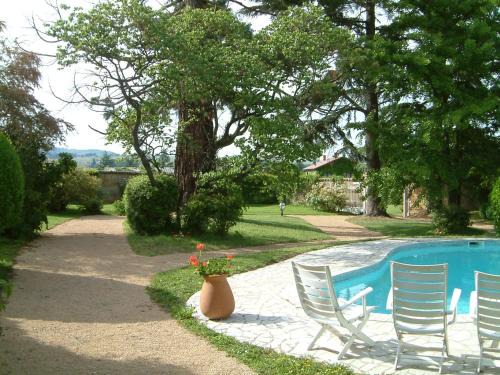 Denice Bed & Breakfast | Chambres d'Hôtes "LE CALME"