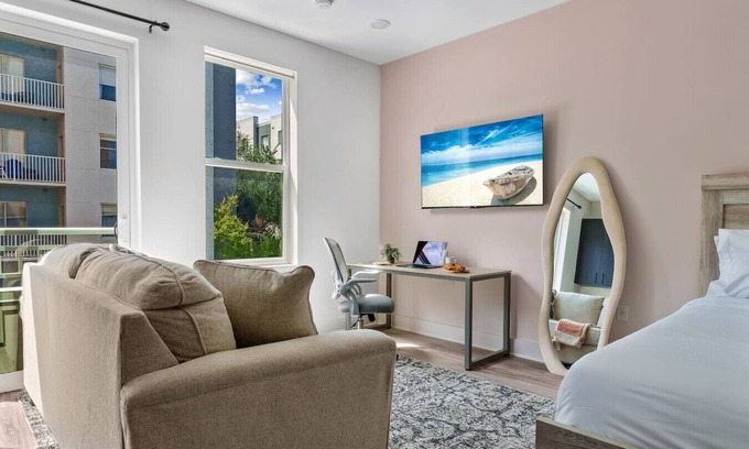 Channel District Apartment | Channelside Studio: Perfect for Work Trips! DT