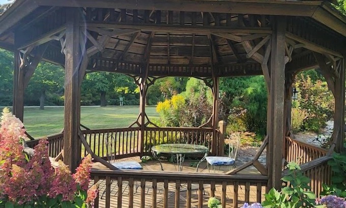 Sturgeon Bay Bed & Breakfast | Chanticleer Guest House