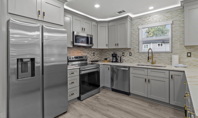 Charlotte House | Charlotte Retreat Luxury 4BR Heaven