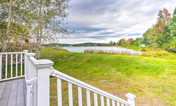 Union Dale House | Charm by the Lake! Elk Mountain Lake house & Ski lodge.