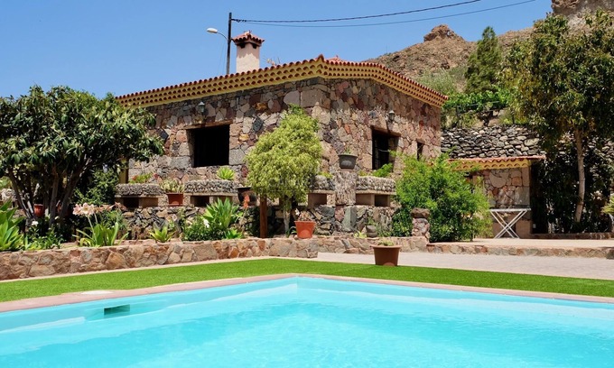 San Bartolome de Tirajana Cottage | Charming Las Colmenas Cottage with Private Pool near Vibrant Tirajana