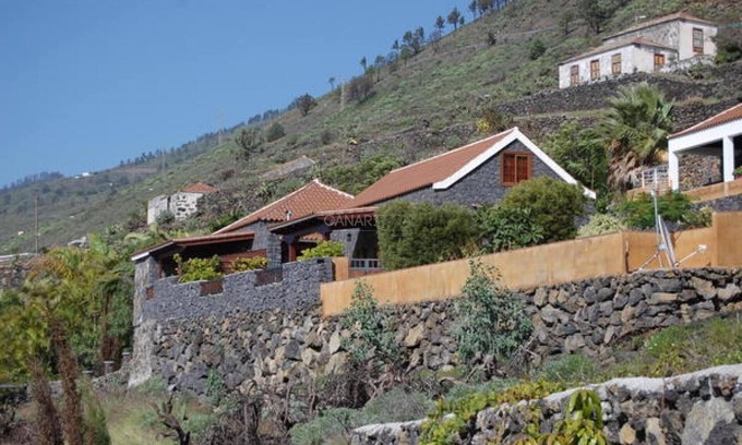 Los Quemados Cottage | Charming Casa Cabrera with stunning sea views and spacious terrace