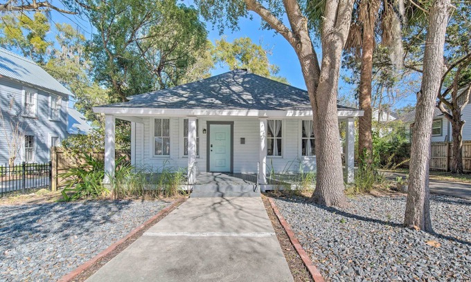 Historic District House | Charming 100-Year-Old Home < 1 Mi to Downtown