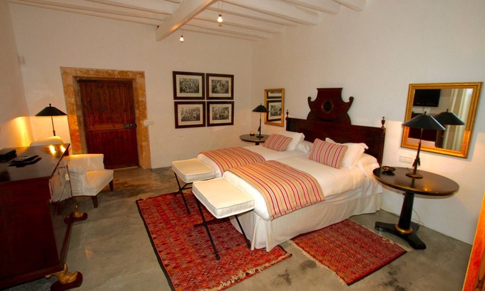 Porreres Villa | Charming 17th-century villa set in stunning, rolling countryside I Set In 150.
