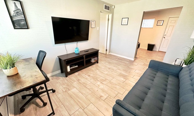 Biggs Field Apartment | Charming 1BR/1BA Rental - Fully Remodeled & Cozy Unit 2n