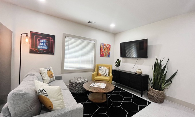 Donelson House | Charming 1br minutes to the Airport and Music City