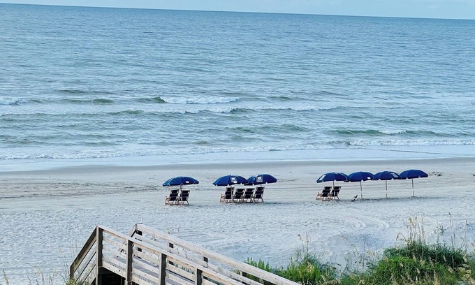 Ash Condo | Charming 2/2 Oceanfront condo in N. Myrtle Beach, Pets, top floor balcony view.