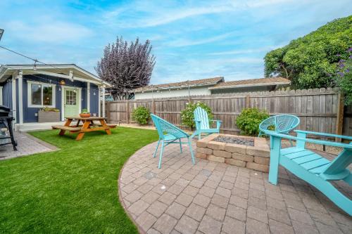 Seaside House | Charming 2 BDR Seaside Cottage - 5 Min to Beach