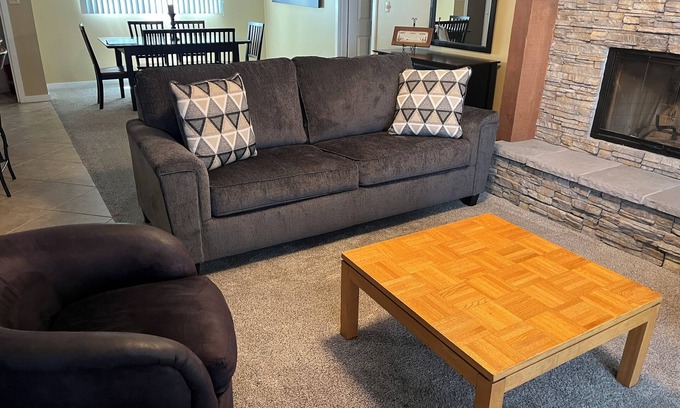 Osage Beach Condo | Charming 2 bed/2 bath condo at Lake of the Ozarks! With Dock Slip!