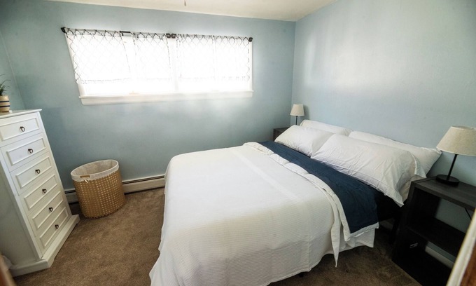 Bismarck House | Charming 2-bed house in Bismarck, centrally located for your convenience.