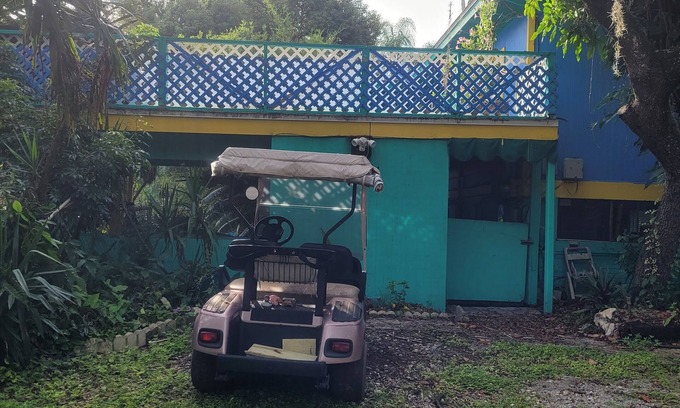 Anclote River Acres House | Charming 2-bedroom house with pool and wildlife.