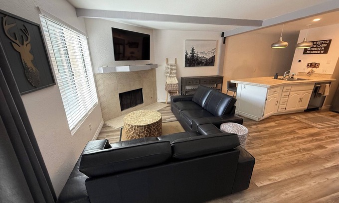 Big Bear Lake Condo | Charming 2-bedroom condo with WiFi in fabulous Big Bear Lake