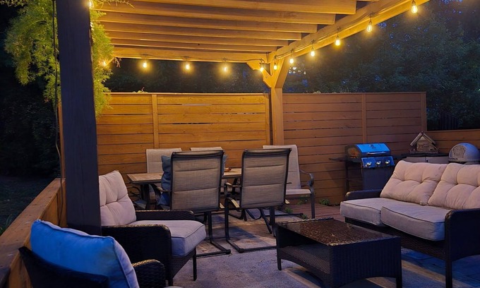 Gilbertsville Condo | Charming 2-bedroom condo 5 Minutes from Moors marina