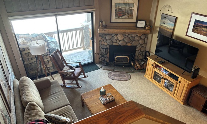 Mammoth Lakes Condo | Charming 2-bedroom condo in delightful Mammoth Lakes with fitness room, WiFi