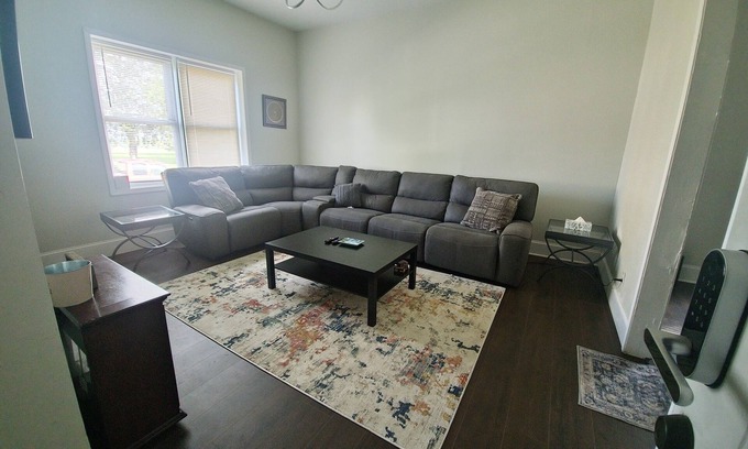 St. Louis Apartment | Charming 2-bedroom apartment in St. Louis with AC, WiFi, & in-unit laundry!