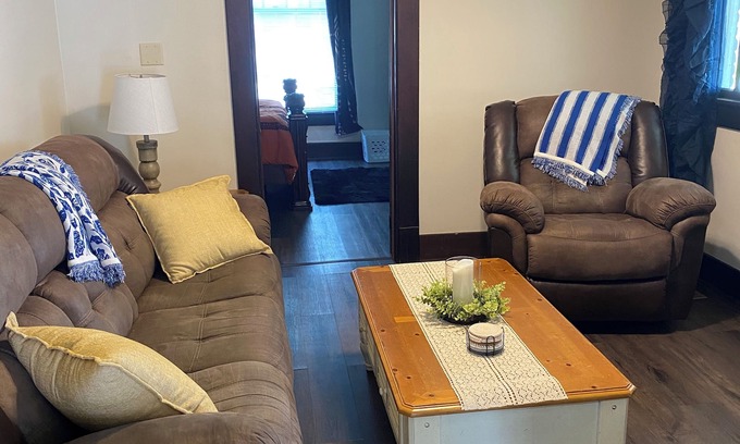 Wabash Apartment | Charming 2-bedroom apartment with WiFi, AC in Wabash. Great location
