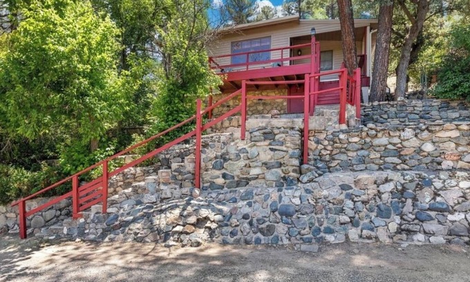 Prescott Cottage | Charming 2-bedroom cottage with WiFi, AC in awesome Prescott