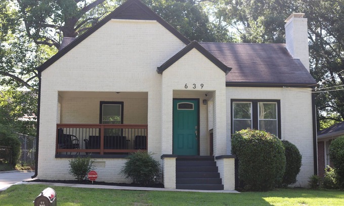 Atlanta Cottage | Charming 2-bedroom cottage with AC, WiFi in brilliant Atlanta