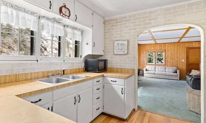 Drake Cottage | Charming 2-bedroom cottage on the river. 31-night minimum stay.