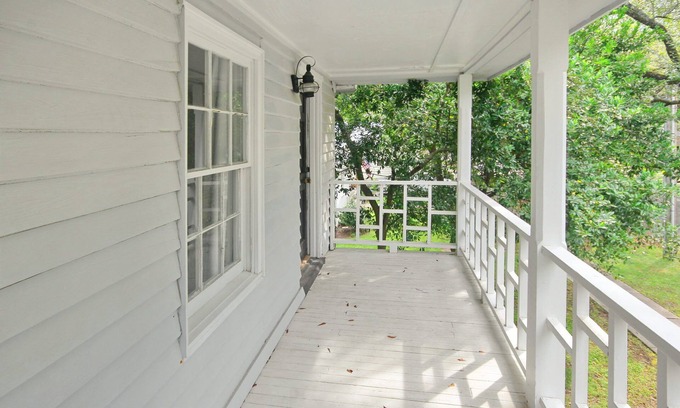 Georgetown House | Charming 2-bedroom house in delightful Georgetown with AC, WiFi