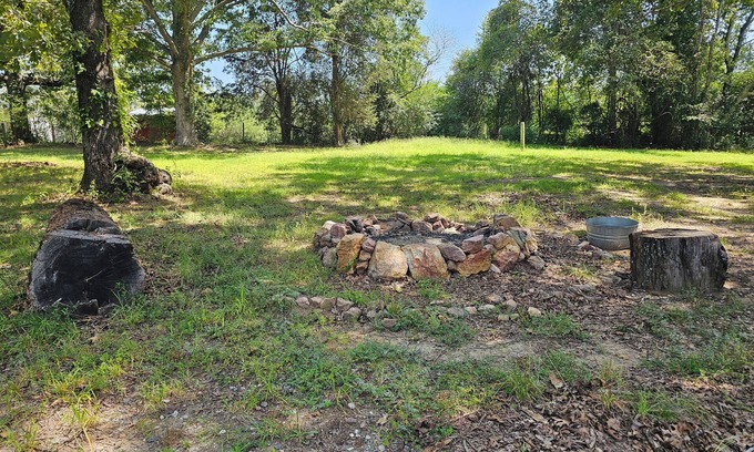 Bostic House | Charming 2-bedroom house 20 minutes to TIEC