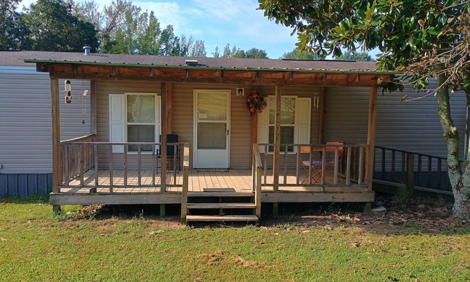 Langley House | Charming 2-bedroom mobile home in tranquil Langley, AR, with AC
