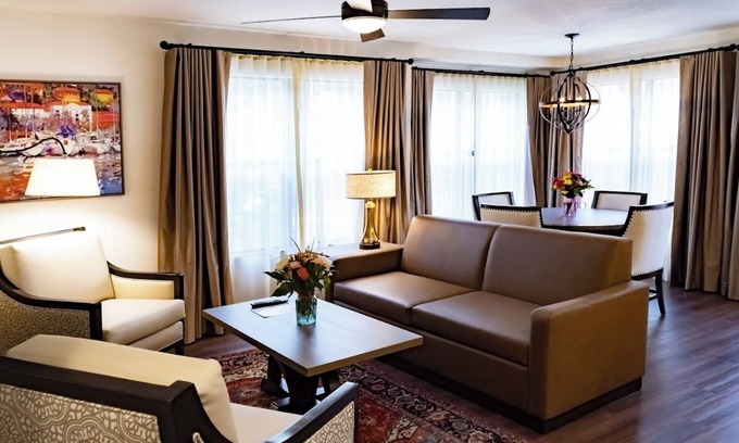 Las Vegas Resort | Charming 2-bedroom resort in superb Las Vegas with AC, fitness room, WiFi