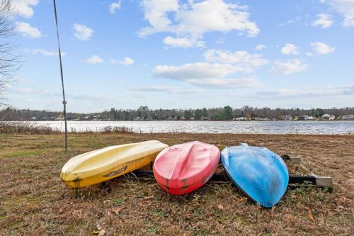 Twin Lake House | Charming 2-Bedroom Strong Cottage in Twin Lake, MI