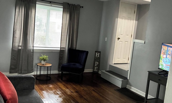 Columbus House | Charming 2-bedroom townhome with WiFi, AC in Columbus nearAirport