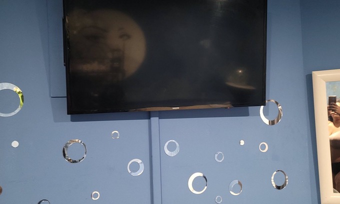 Sterling House | Charming 2-bedroom townhome in welcoming Sterling with AC, WiFi.