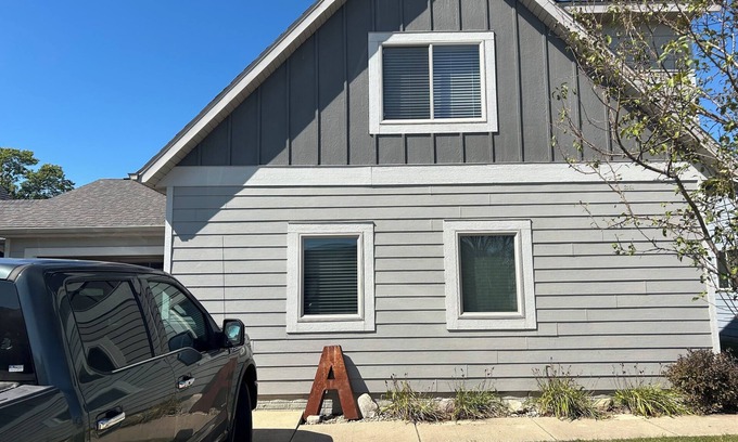 Spirit Lake Cabin | Charming 2-bedroom w/loft cabin with AC, WiFi in serene Arnolds Park/Bridges Bay