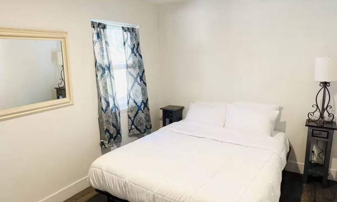 Kelseyville Cabin | Charming 2-bedroom cabin with Wi-Fi included in Loch Lomond