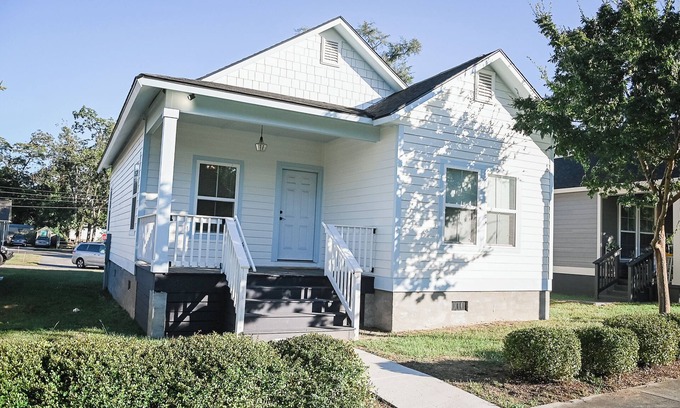 Thomasville Cottage | Charming 2-bedroom cottage built with children and pets in mind.