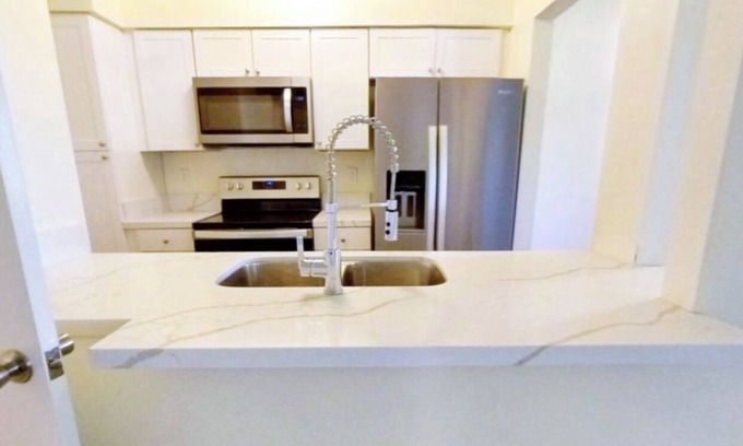 West Park Community Apartment | Charming 2bedroom apartment with WiFi,AC and park view in delightful Bakersfield