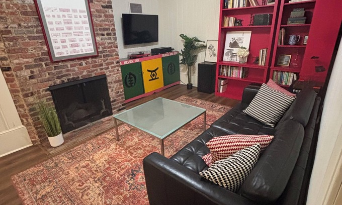 Chapel Hill Apartment | Charming 2BR apt feet from UNC-Chapel Hill, Dean Dome, and NC Botanical Garden