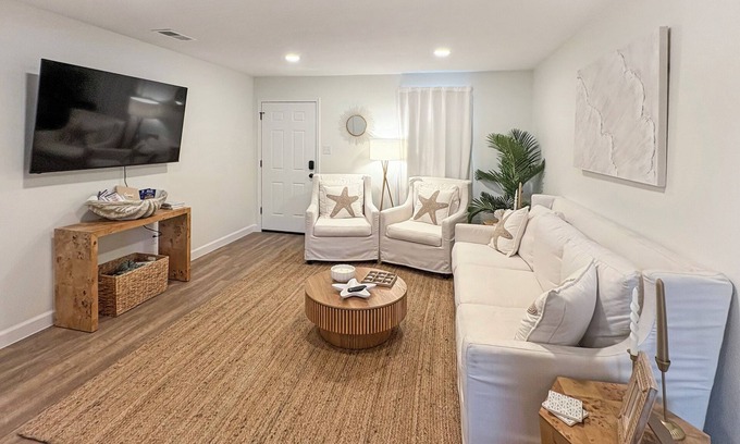 Biloxi House | Charming 2BR Coastal Condo Ocean Springs –Quick access to Beach & Shops!