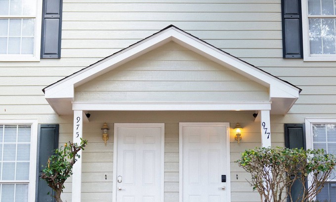 Mobile Apartment | Charming 2BR Retreat Pets Welcome!