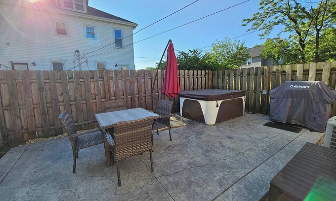 Weinland Park House | Charming 2BR w/Hot Tub + Yard~ Walk to OSU + More