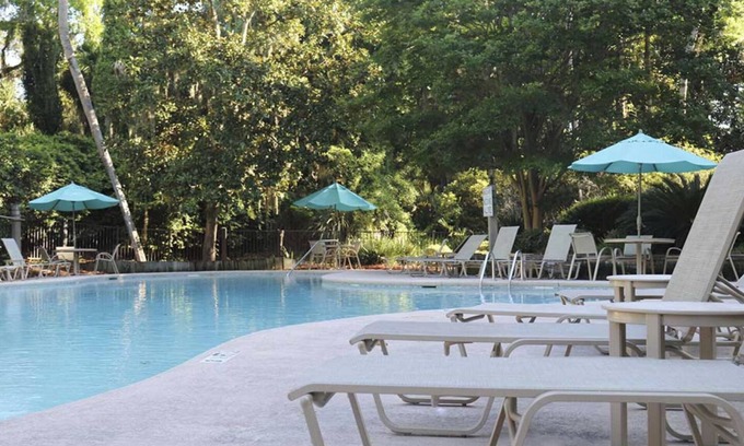 North Forest Beach Cottage | Charming 3-bedroom cottage in lovely Hilton Head Island with WiFi, fitness room