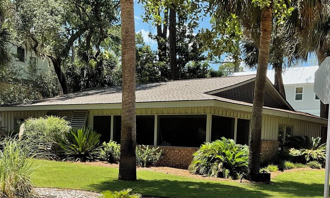 Hilton Head Island Cottage | Charming 3-bedroom cottage in South Forest Beach in Hilton Head Island