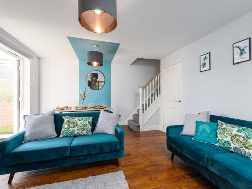 Ashford House | Charming 3 Bed House For 5- City Central - Free Parking