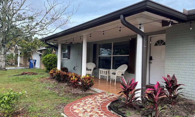 New Port Richey East House | Charming 3-bedroom house with WiFi and AC in brilliant New Port Richey