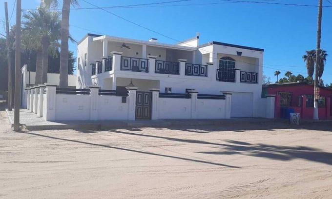 Oriente House | Charming 3-bedroom house with WiFi and AC in lovely Puerto Peñasco