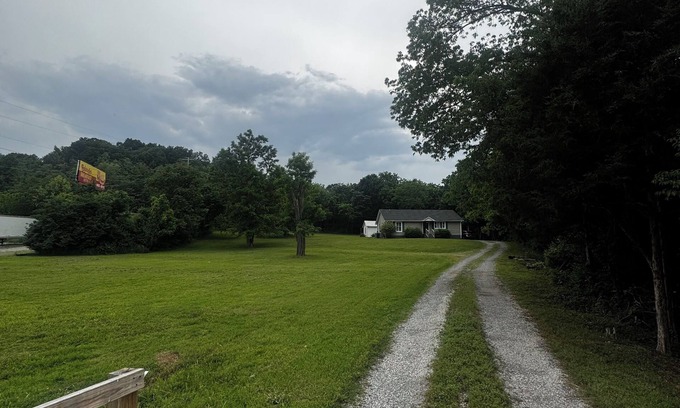 Millersville House | Charming 3-bedroom house with WiFi and AC in welcoming Nashville