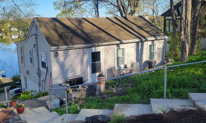 Campbellsport House | Charming 3-bedroom lake cottage in Kettle Moraine State Forest with AC, WiFi