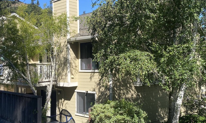 Scotts Valley House | Charming 3-bedroom townhome in Scotts Valley with AC, WiFi and a pool