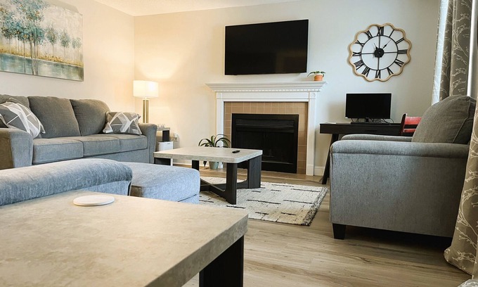 Columbia House | Charming 3-bedroom townhome with WiFi and AC in West Columbia