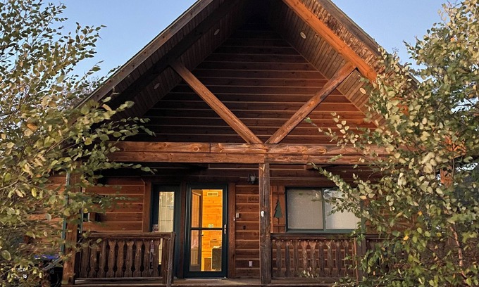 Warrens Cabin | Charming 3-bedroom cabin in Warrens with WiFi. Close to ATV access point.