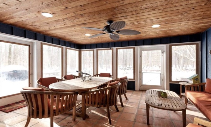 Shorewood-Tower Hills-Harbert House | Charming 3-bedroom house with a pool and spa on 5 acres of woods near Harbert.